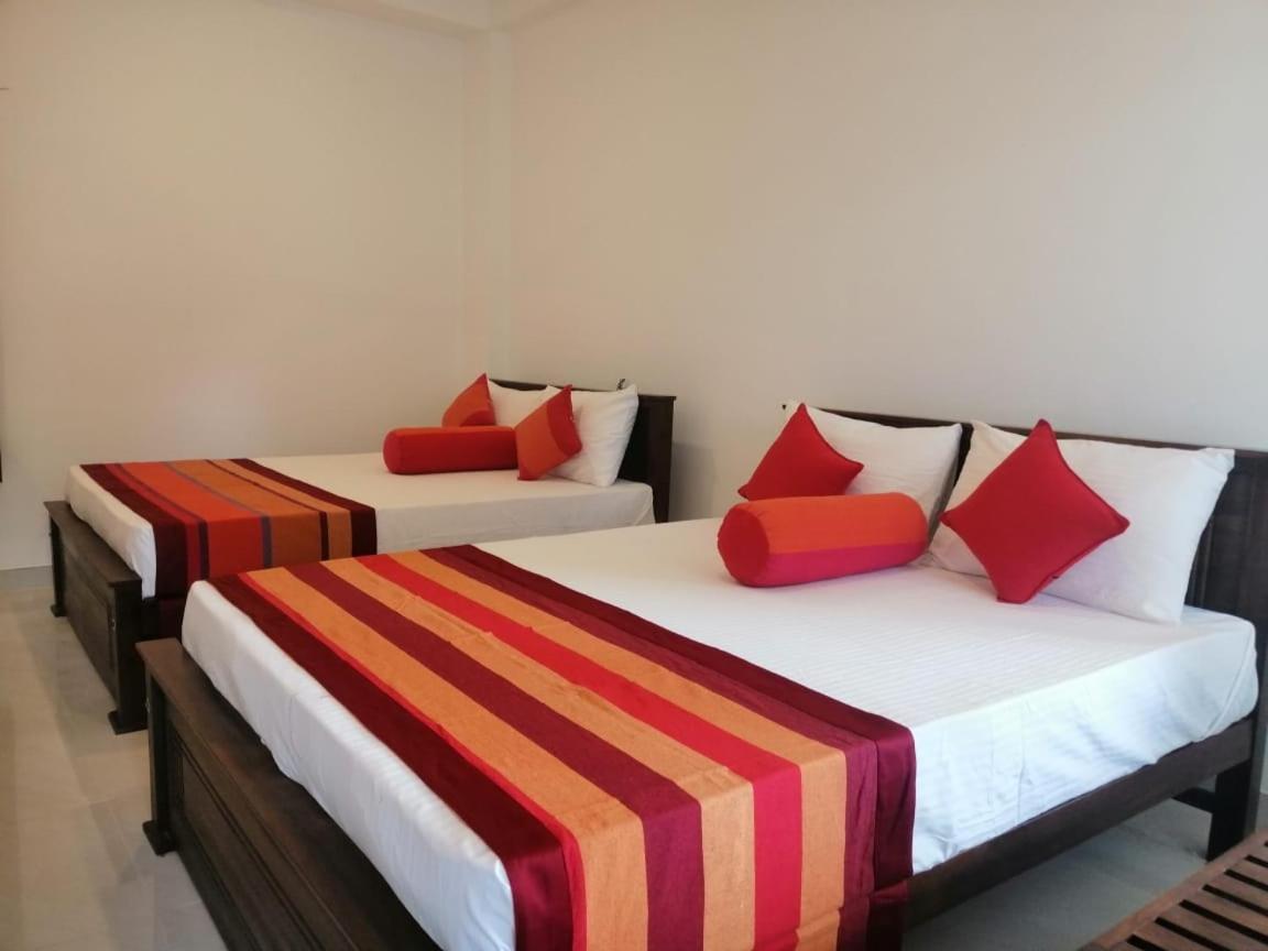 Golden Residence Anuradhapura Esterno foto