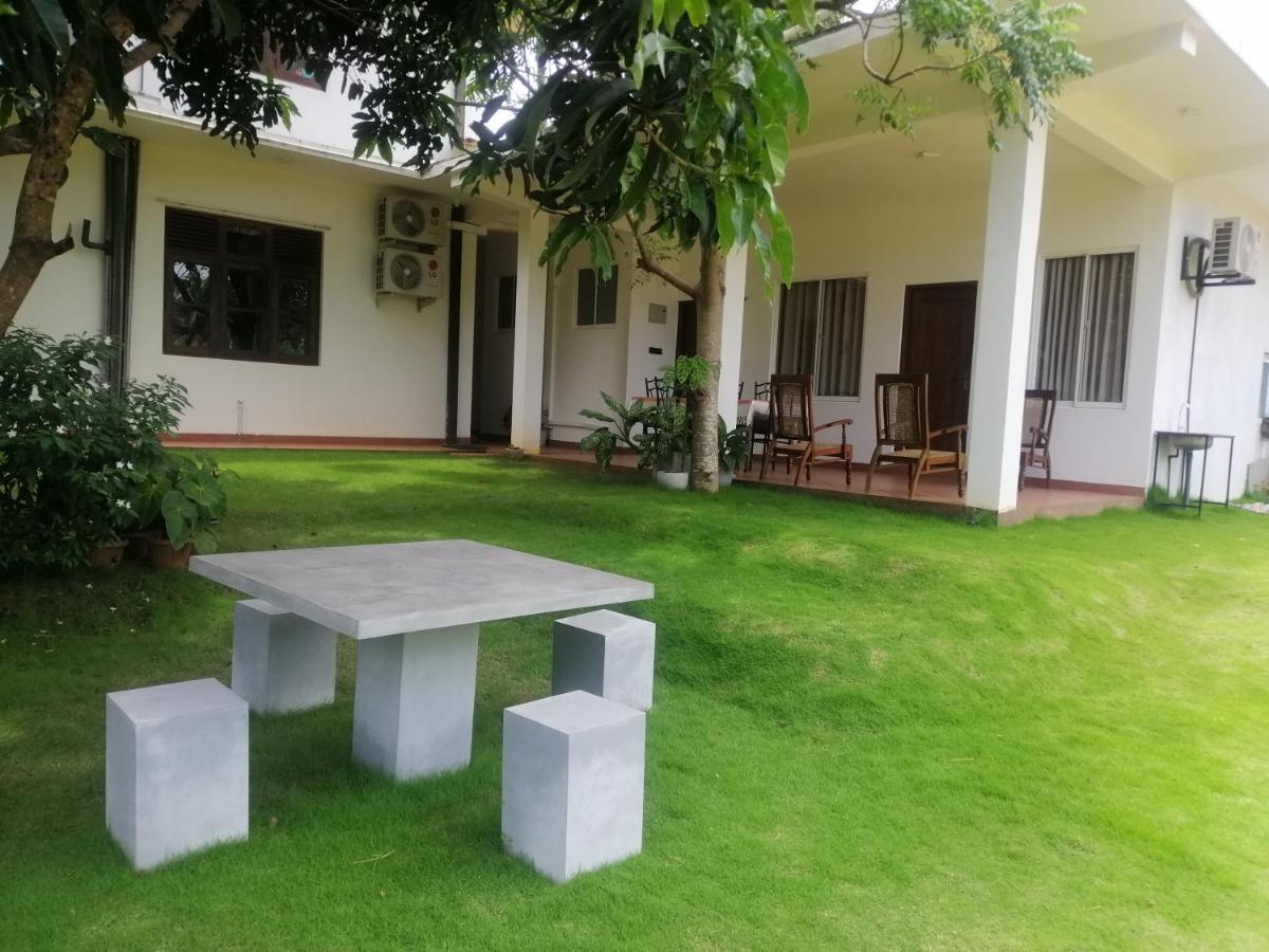 Golden Residence Anuradhapura Esterno foto