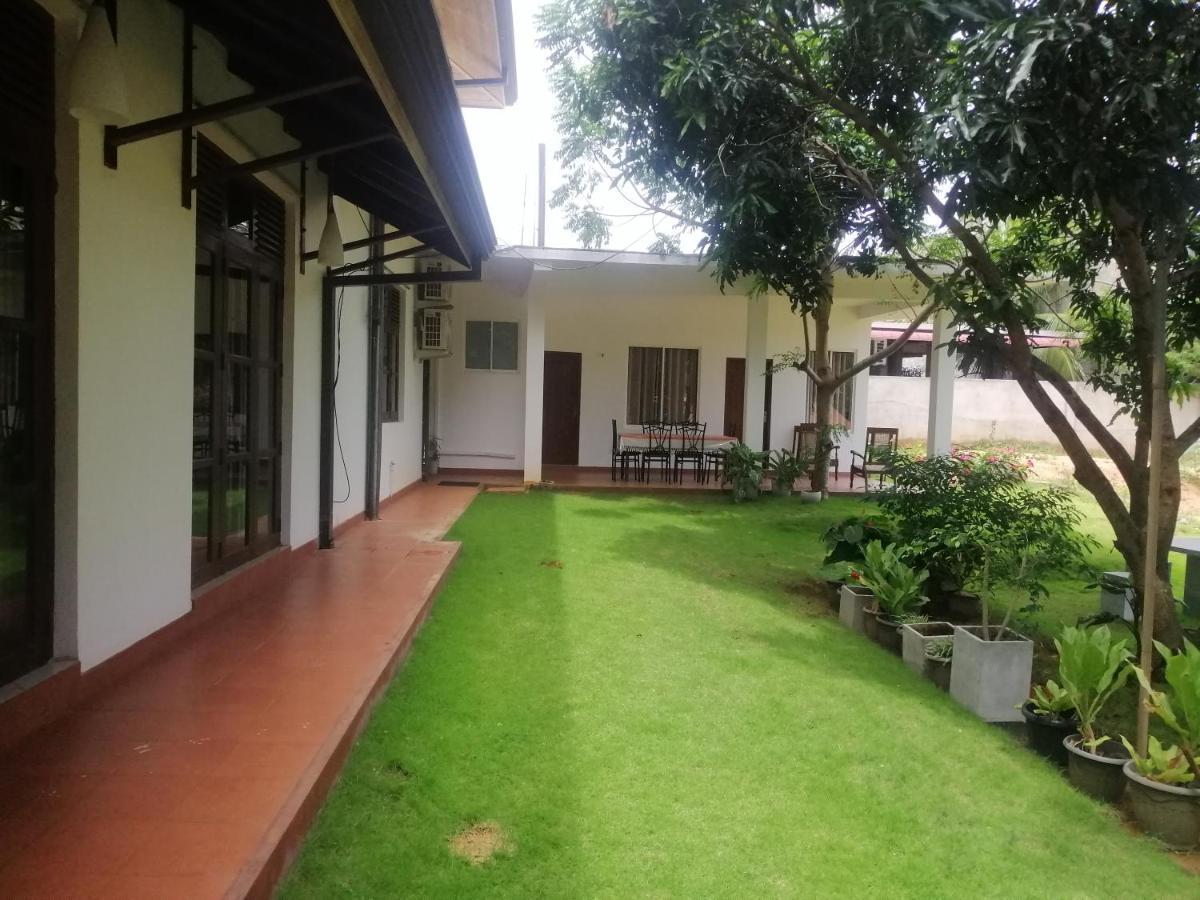 Golden Residence Anuradhapura Esterno foto