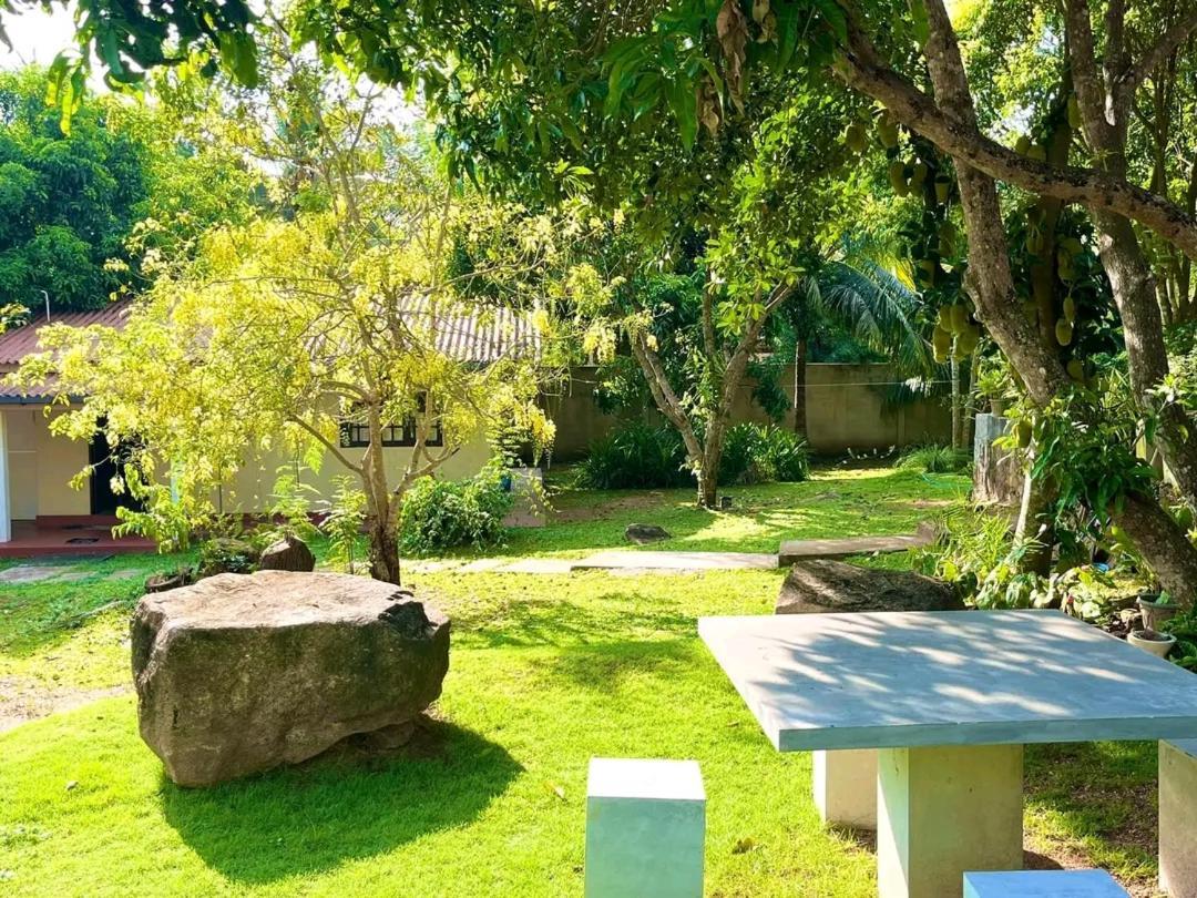 Golden Residence Anuradhapura Esterno foto
